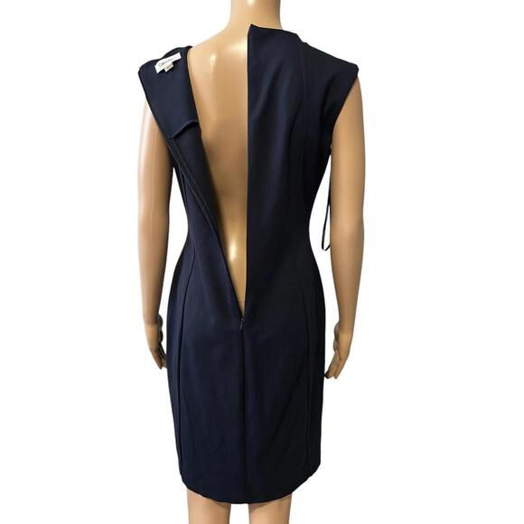 Elegant Black Dress with Pearl Accents - Picture 5 of 7